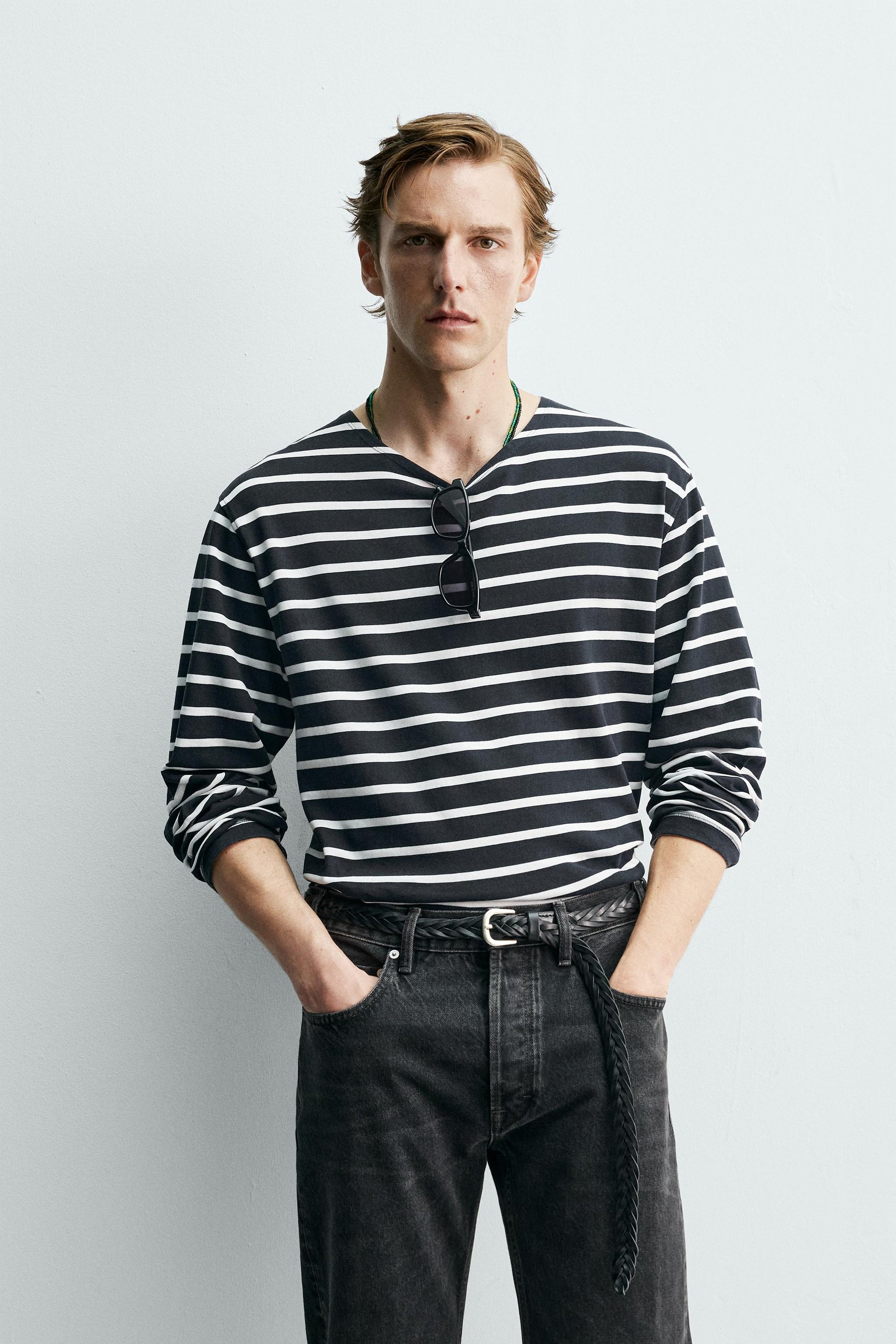 T-SHIRT JACQUARD ÀS RISCAS AARON LEVINE X ZARA
