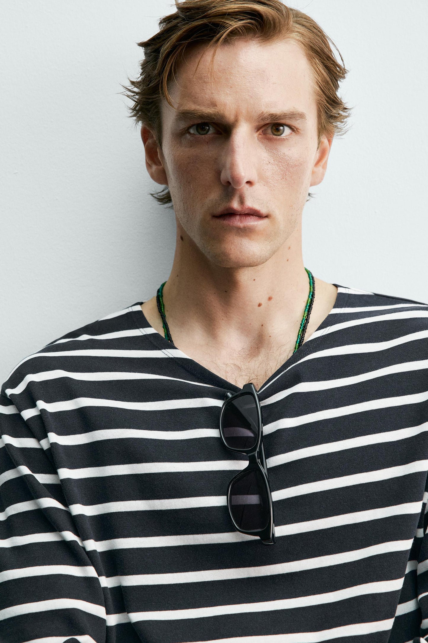 T-SHIRT JACQUARD ÀS RISCAS AARON LEVINE X ZARA