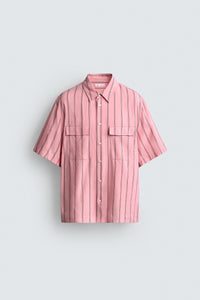 CAMISA FLUIDA ÀS RISCAS COM BOLSOS