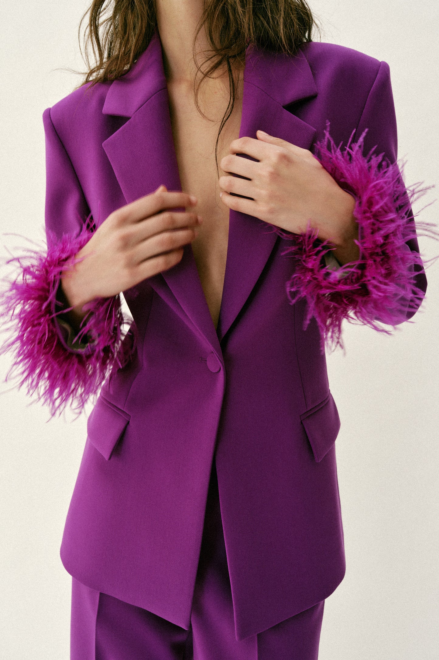 BLAZER OMBREIRAS PUNHO DE PLUMAS - Púrpura