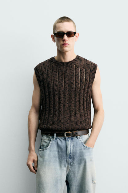 CAMISETA TANK MALHA ESTRUTURA RECORTES