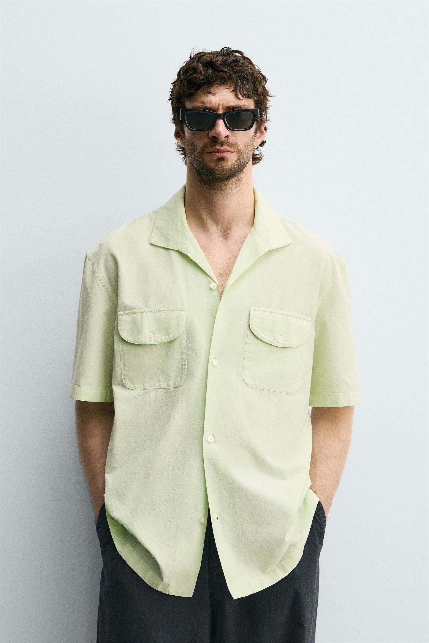 CAMISA REGULAR FIT COM BOLSOS