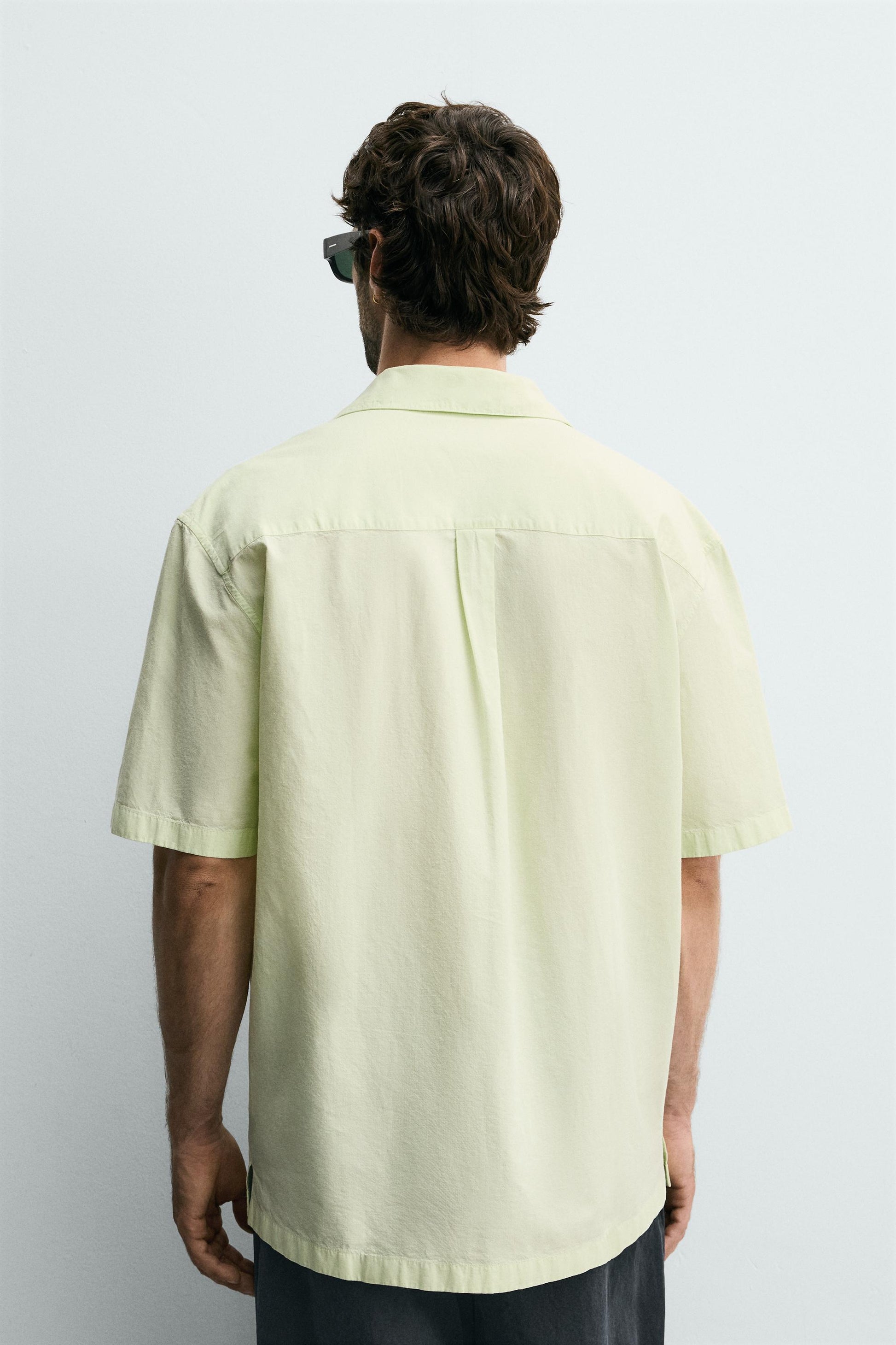 CAMISA REGULAR FIT COM BOLSOS