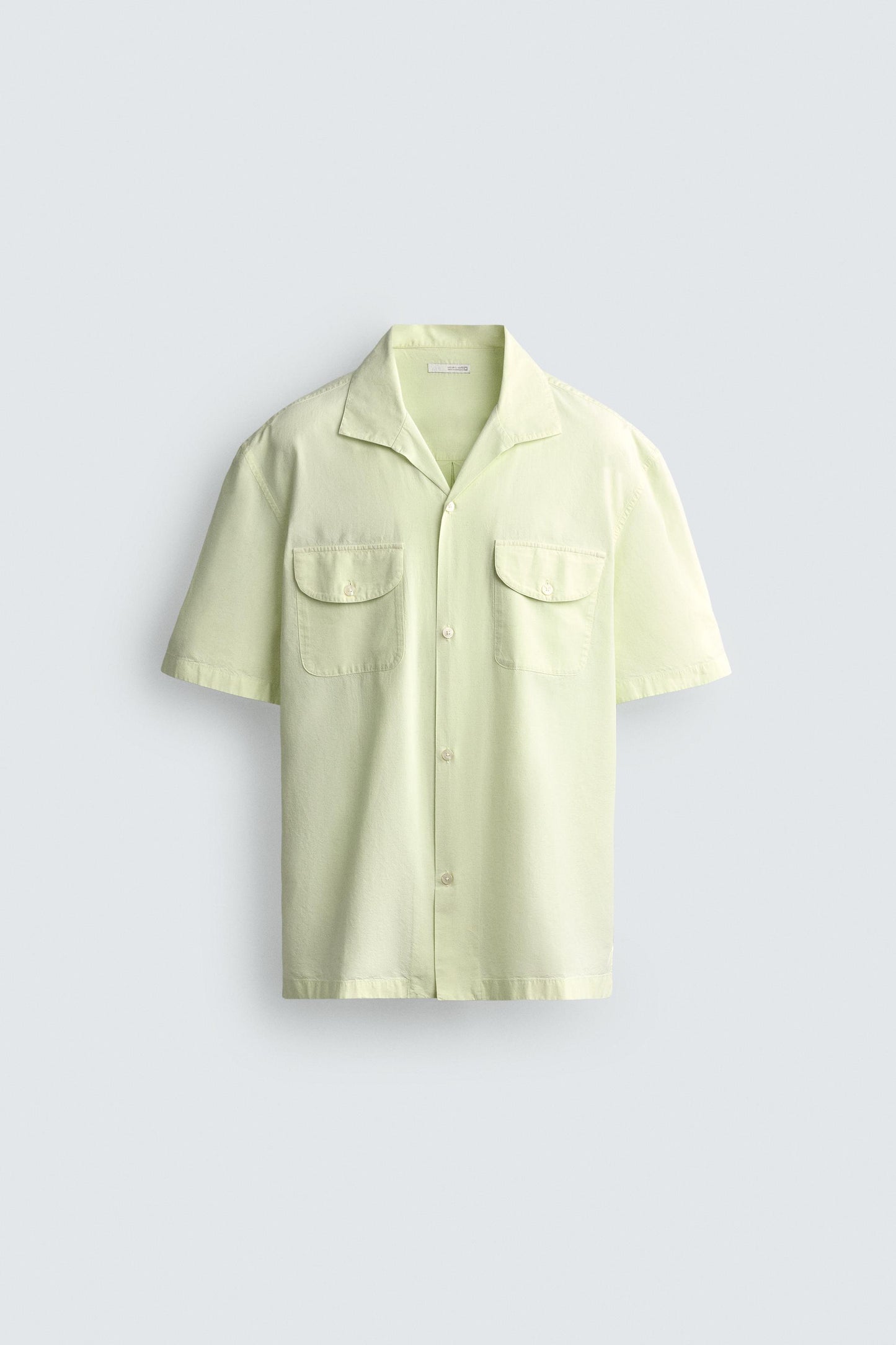 CAMISA REGULAR FIT COM BOLSOS