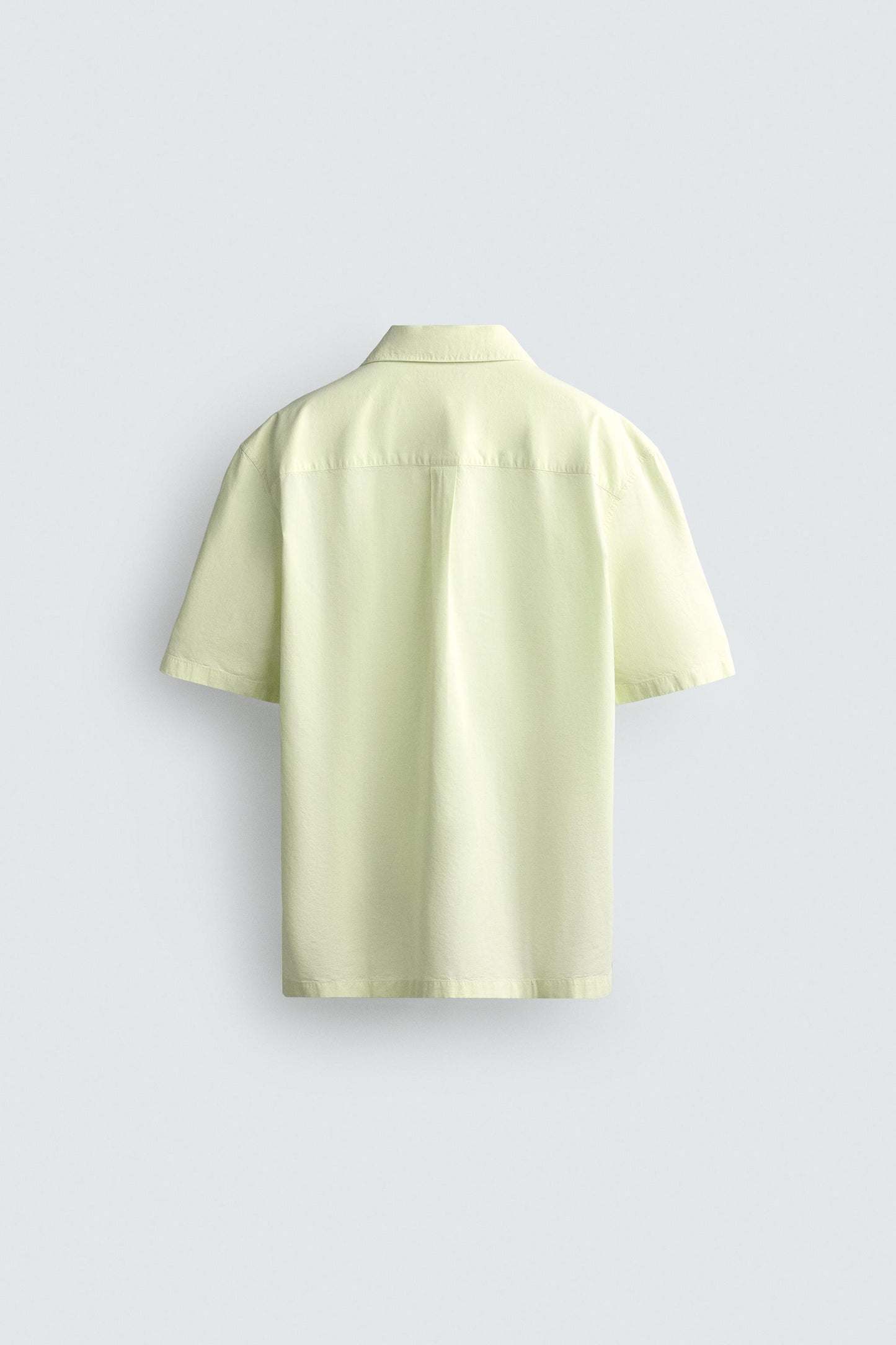 CAMISA REGULAR FIT COM BOLSOS