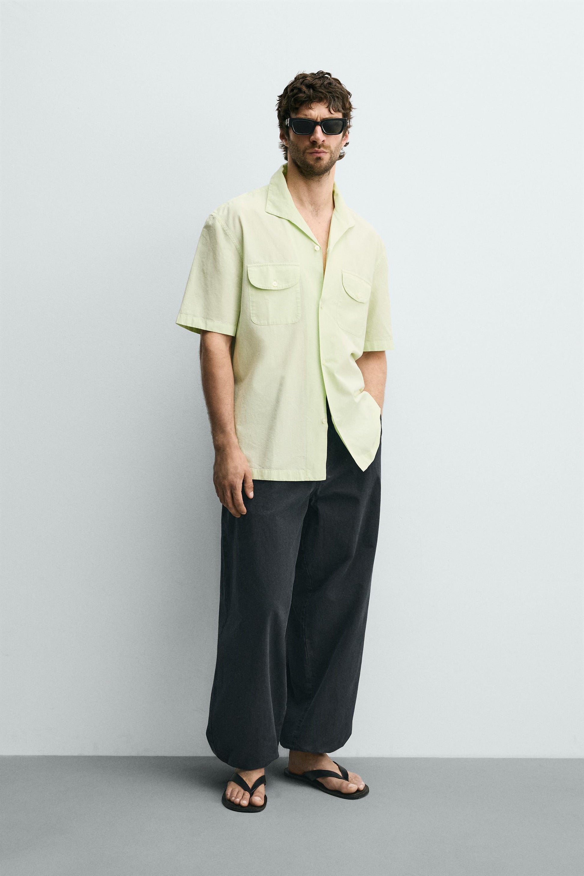 CAMISA REGULAR FIT COM BOLSOS