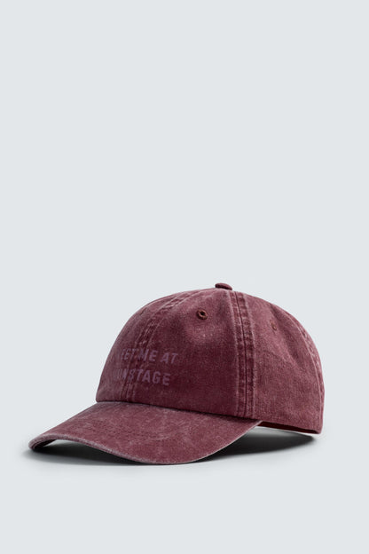BONÉ LAVADO COM TEXTO ESTAMPADO