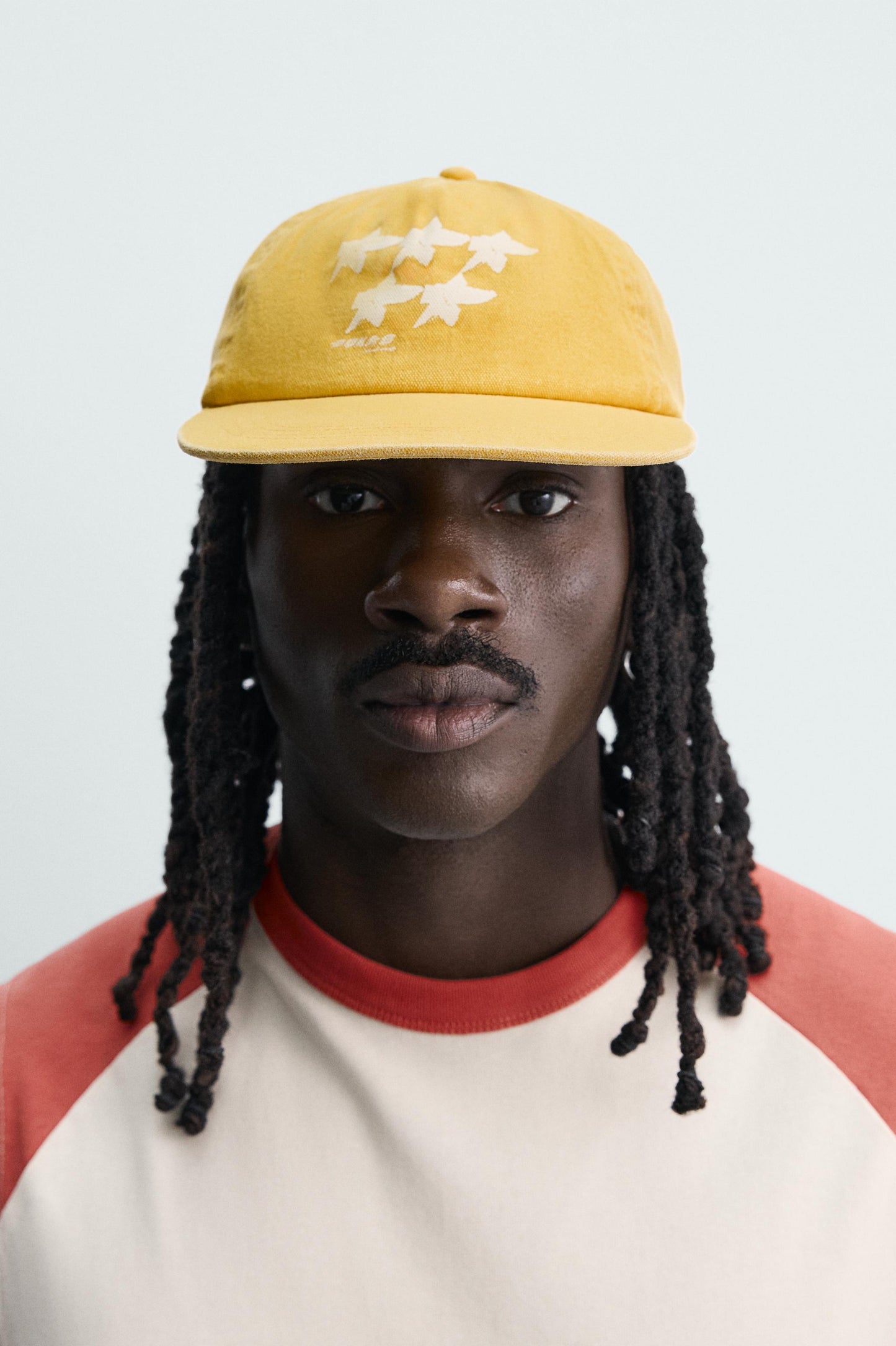 BONÉ VISEIRA PLANA PUKAS SURF X ZARA