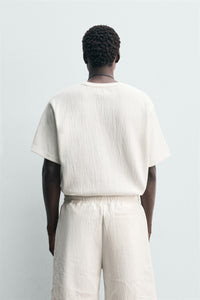 T-SHIRT RELAXED FIT ESTRUTURADA