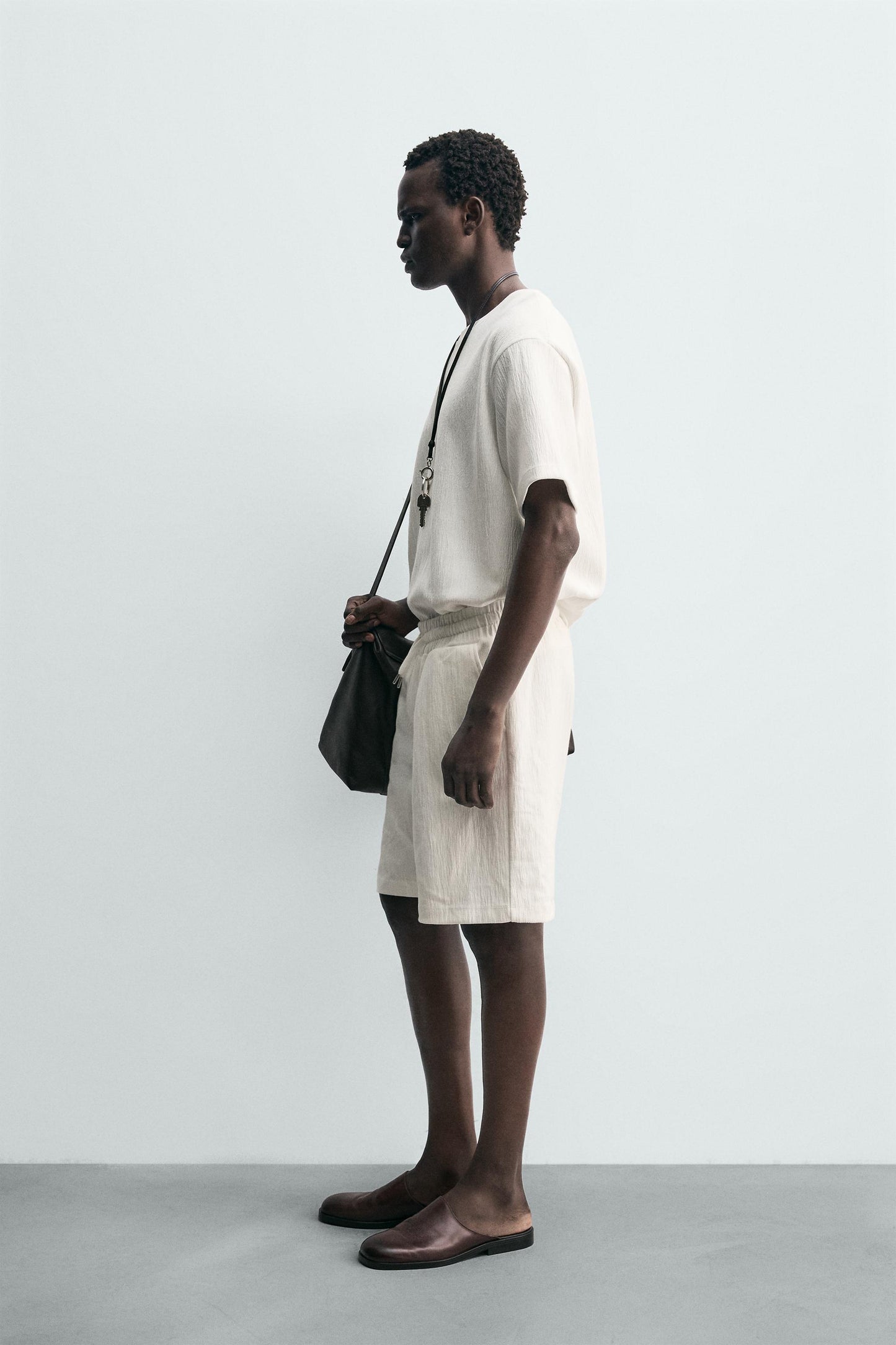 T-SHIRT RELAXED FIT ESTRUTURADA