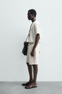 T-SHIRT RELAXED FIT ESTRUTURADA