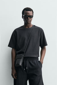 T-SHIRT RELAXED FIT ESTRUTURADA