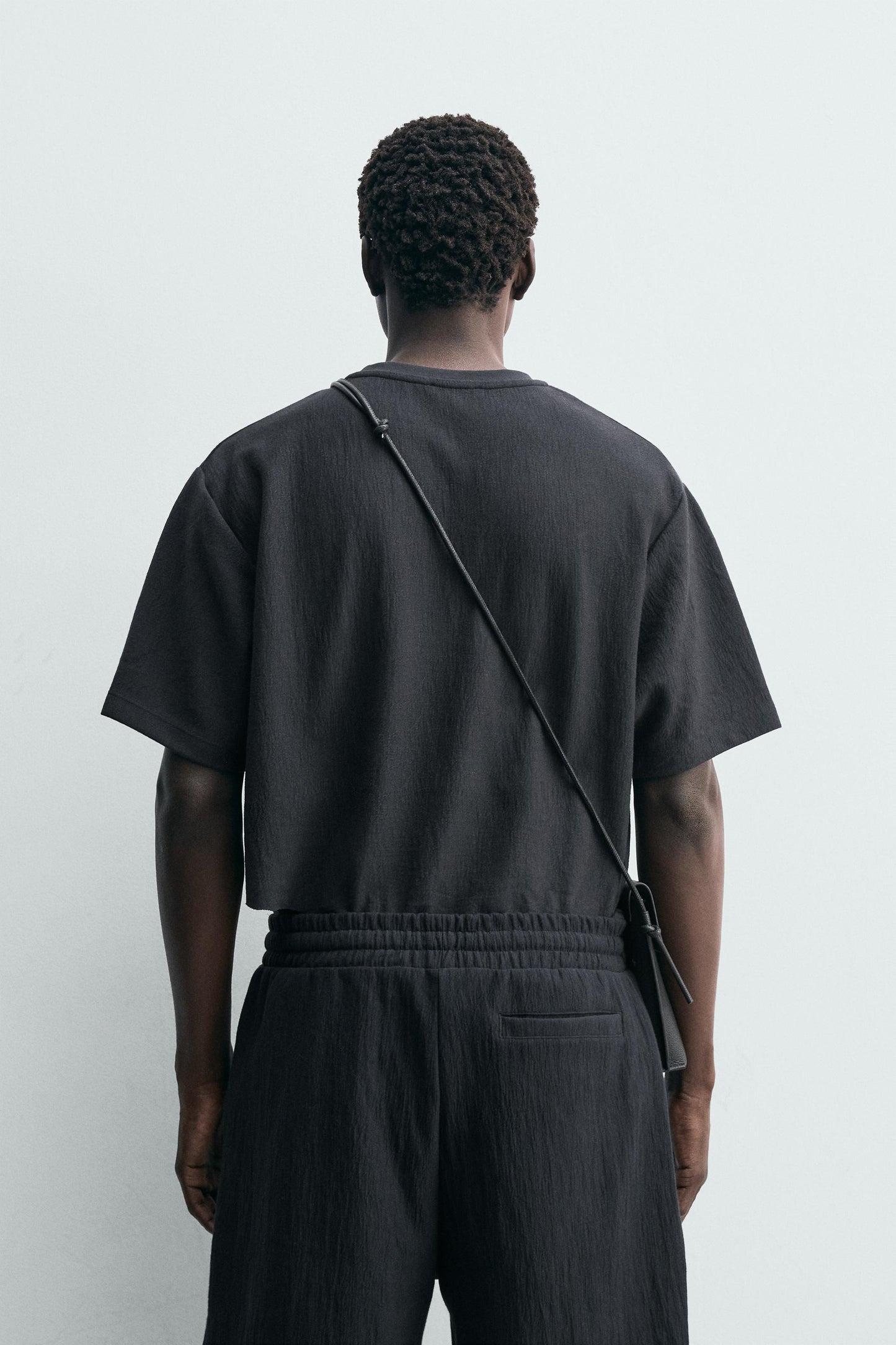 T-SHIRT RELAXED FIT ESTRUTURADA