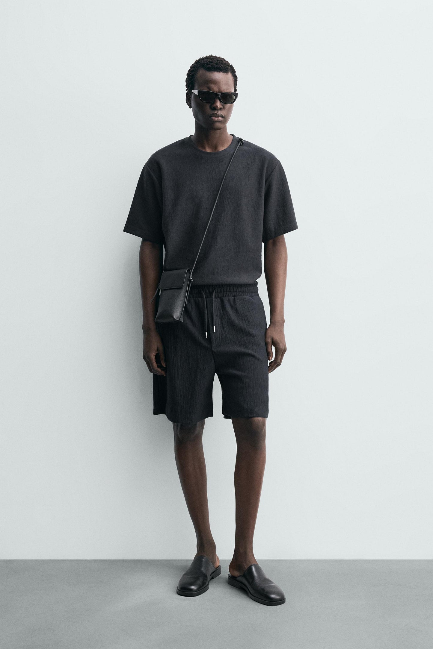 T-SHIRT RELAXED FIT ESTRUTURADA