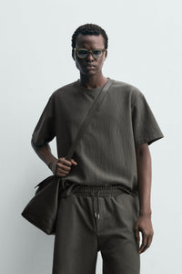 T-SHIRT RELAXED FIT ESTRUTURADA