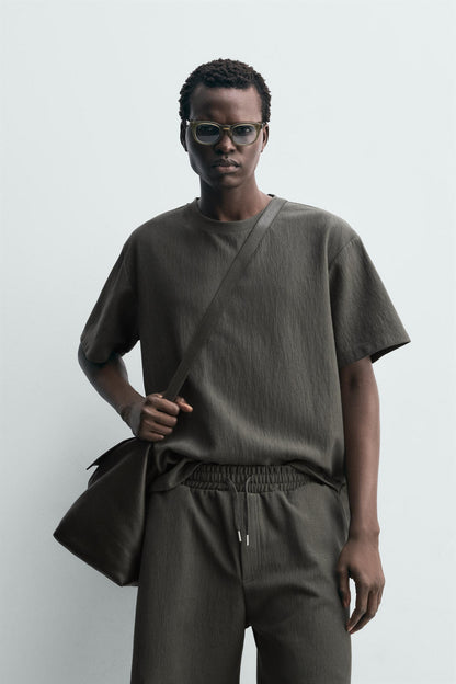 T-SHIRT RELAXED FIT ESTRUTURADA