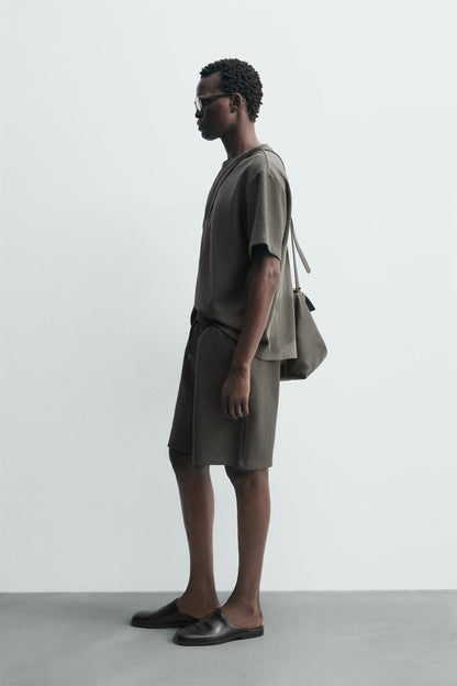 T-SHIRT RELAXED FIT ESTRUTURADA