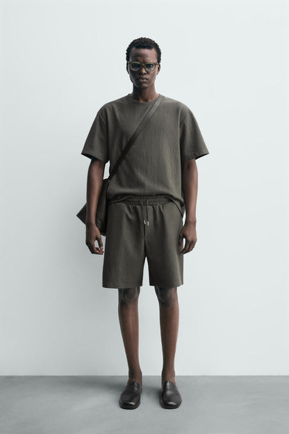 T-SHIRT RELAXED FIT ESTRUTURADA