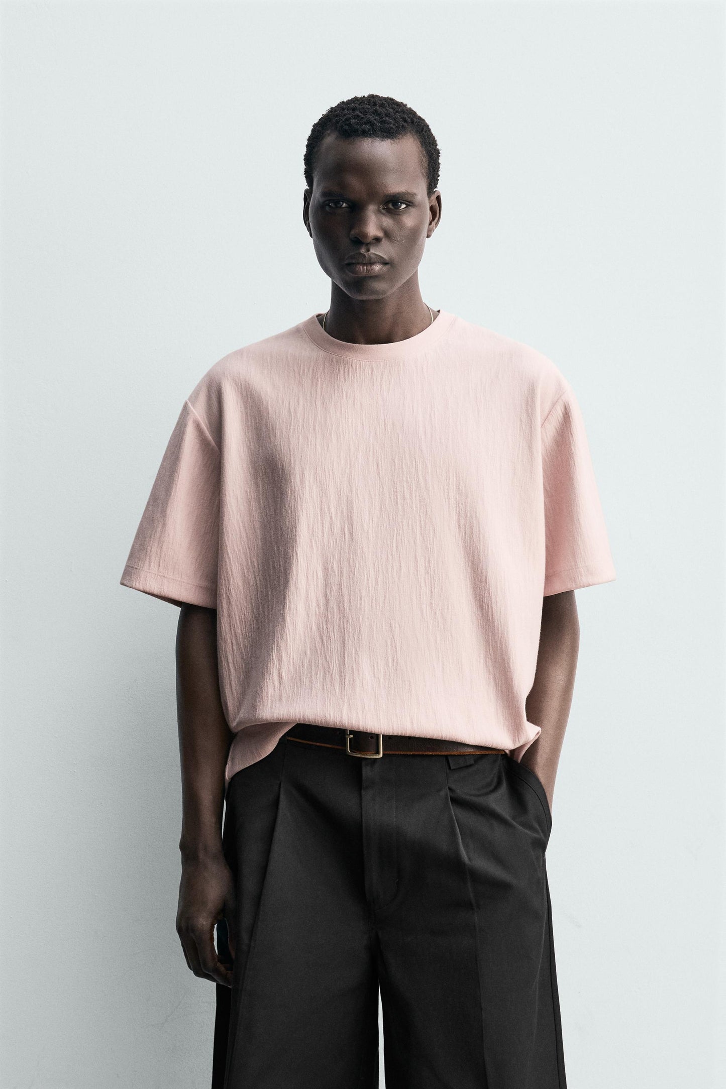 T-SHIRT RELAXED FIT ESTRUTURADA