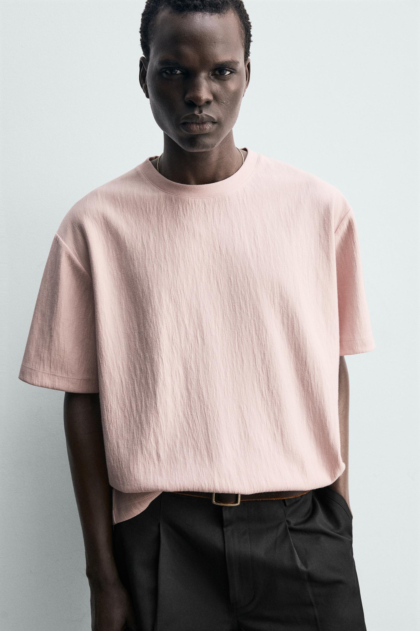 T-SHIRT RELAXED FIT ESTRUTURADA