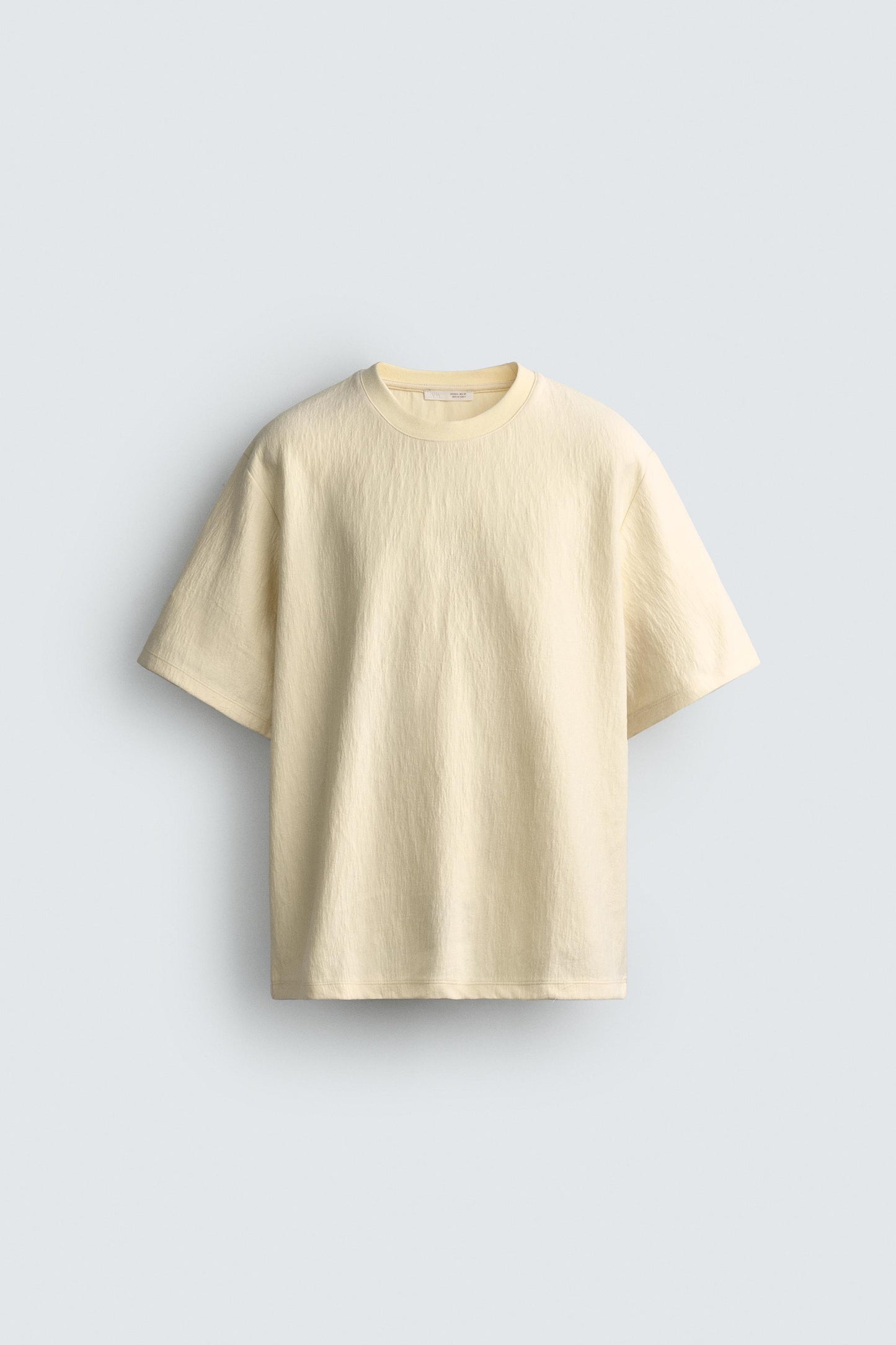 T-SHIRT RELAXED FIT ESTRUTURADA