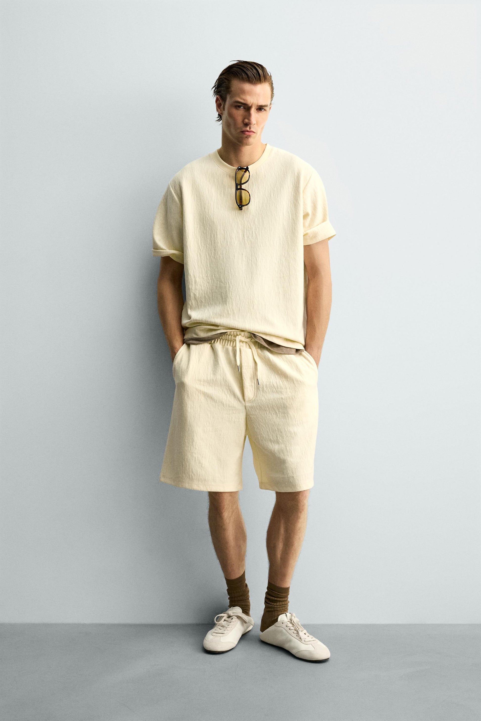T-SHIRT RELAXED FIT ESTRUTURADA