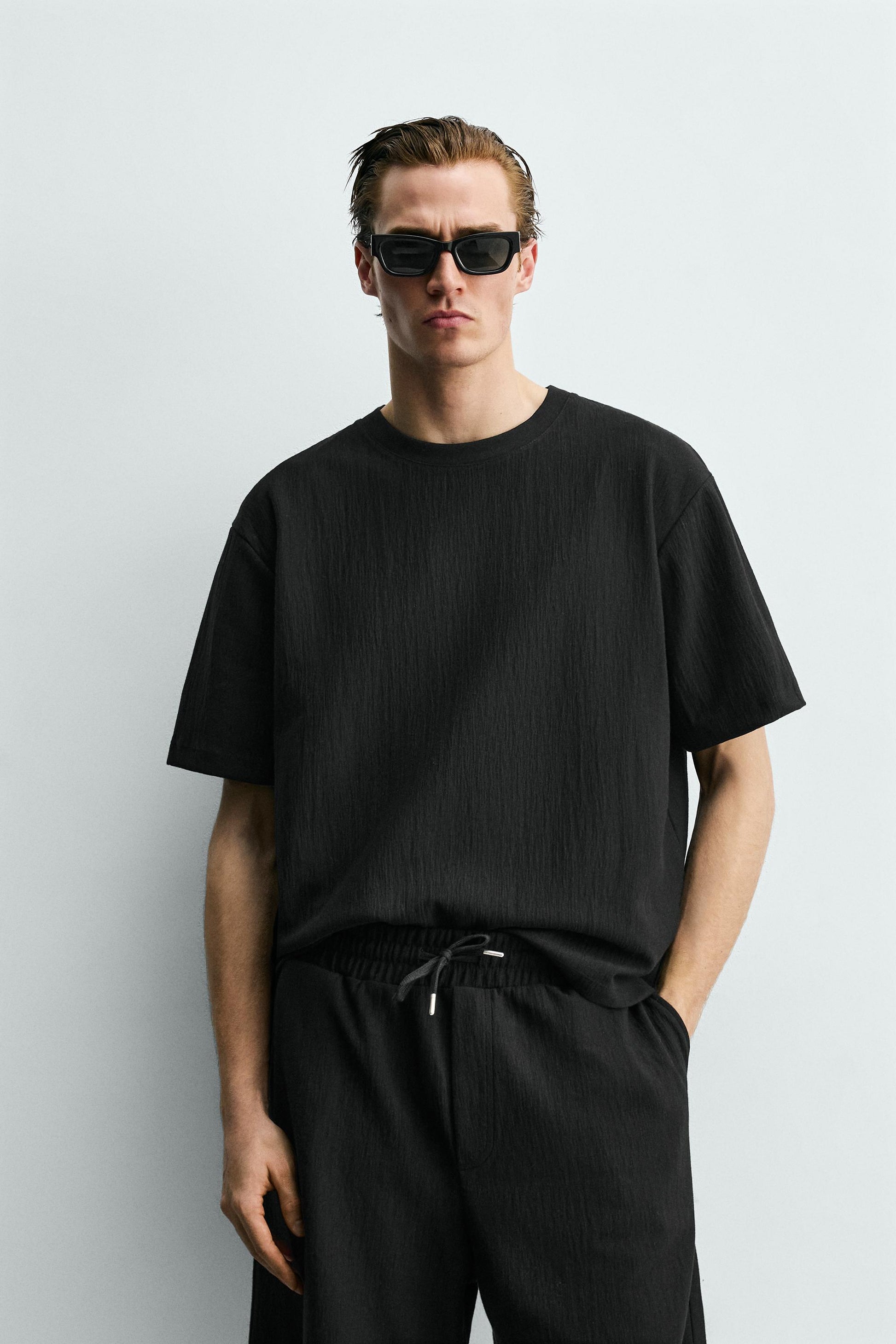 T-SHIRT RELAXED FIT ESTRUTURADA