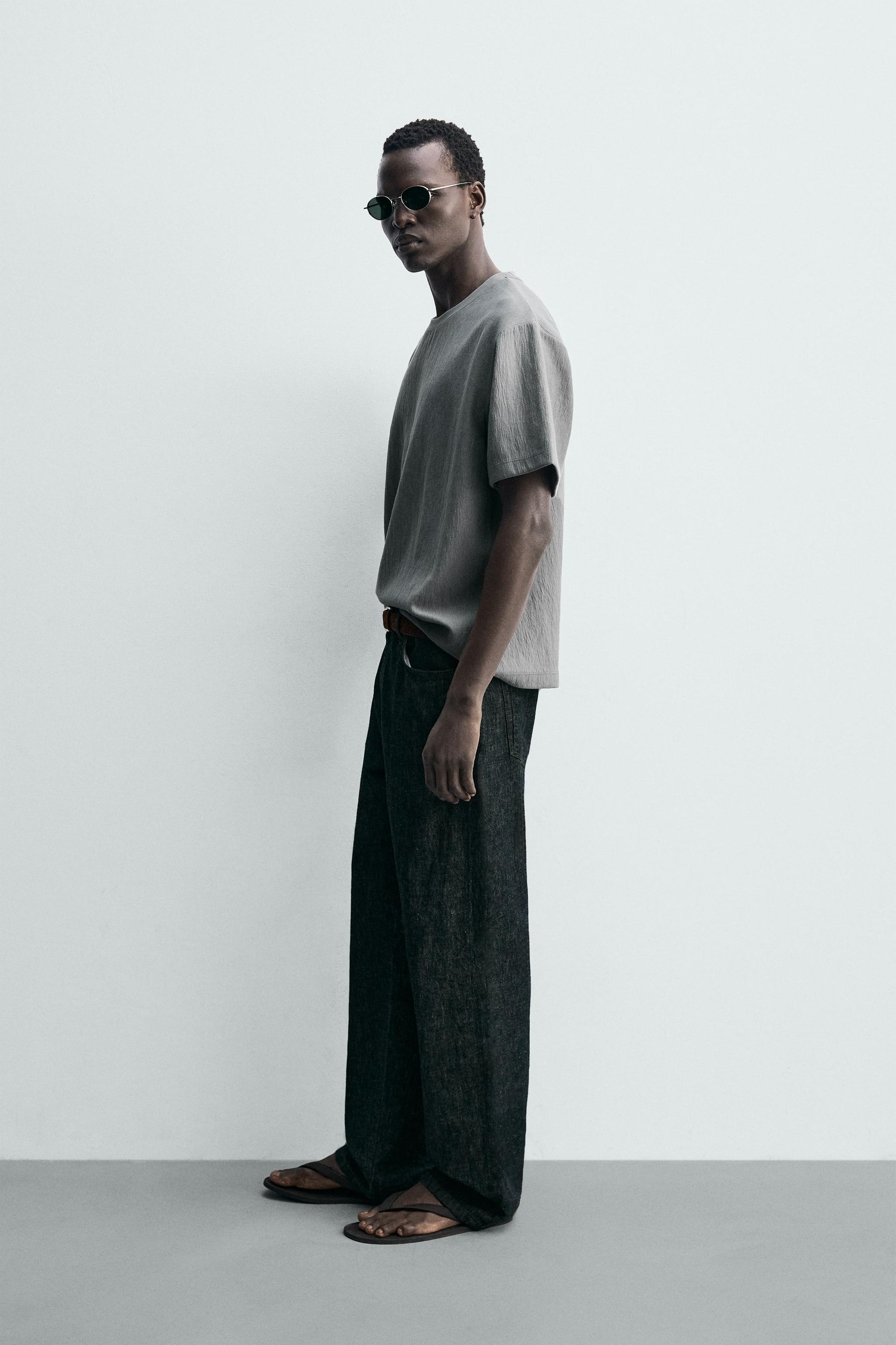 T-SHIRT RELAXED FIT ESTRUTURADA