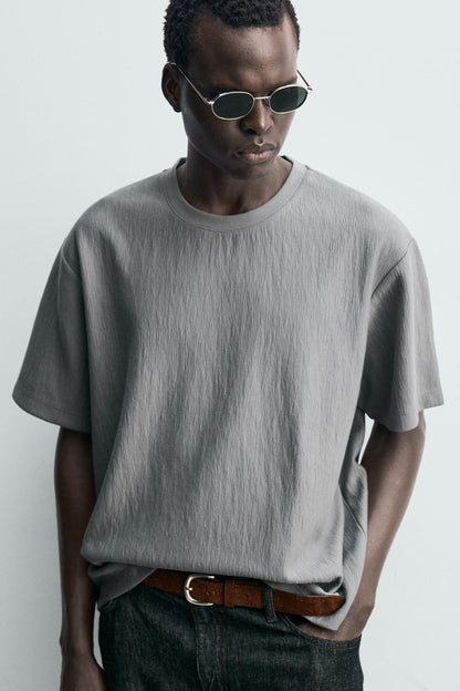 T-SHIRT RELAXED FIT ESTRUTURADA
