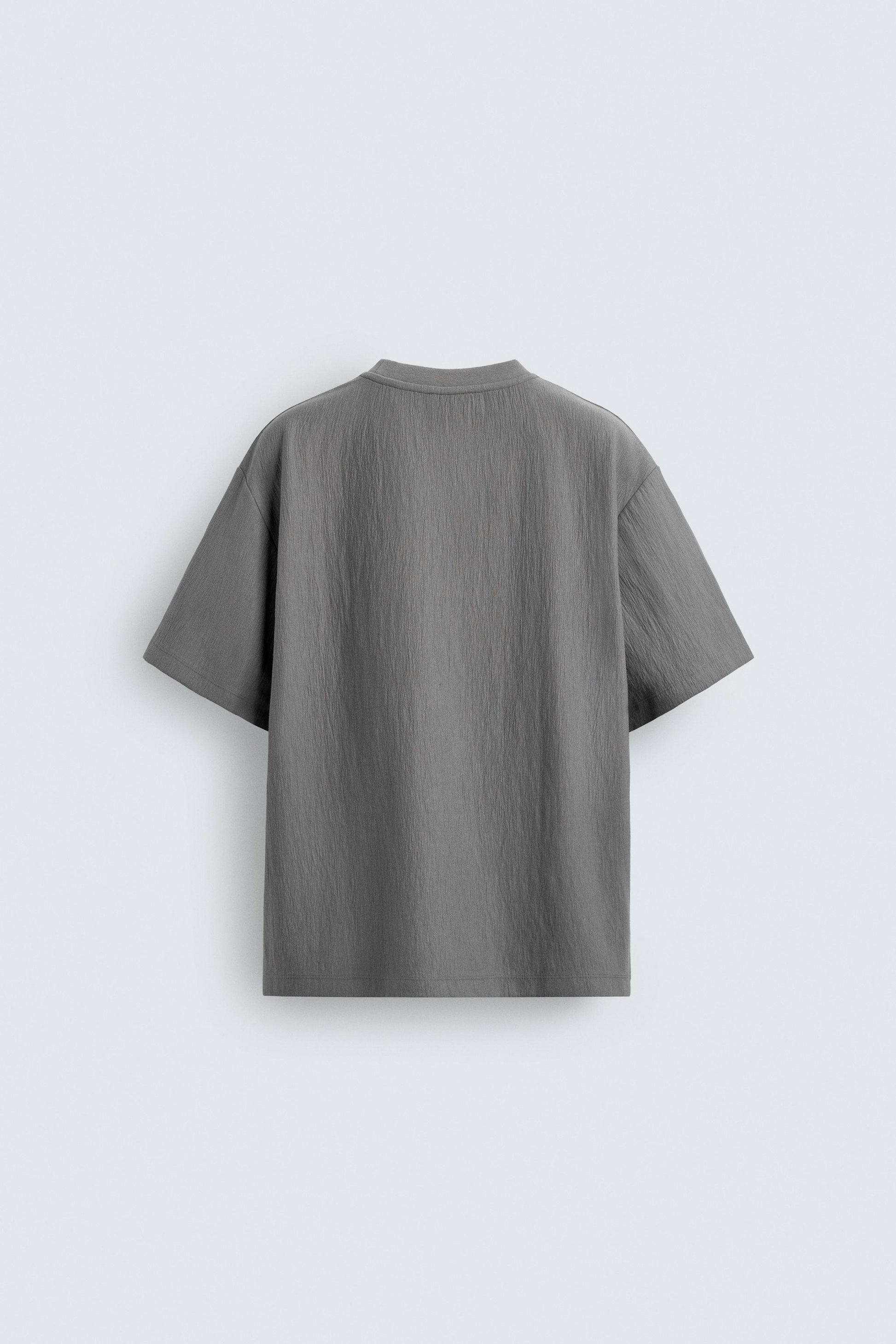 T-SHIRT RELAXED FIT ESTRUTURADA