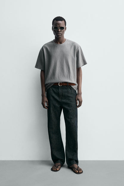 T-SHIRT RELAXED FIT ESTRUTURADA