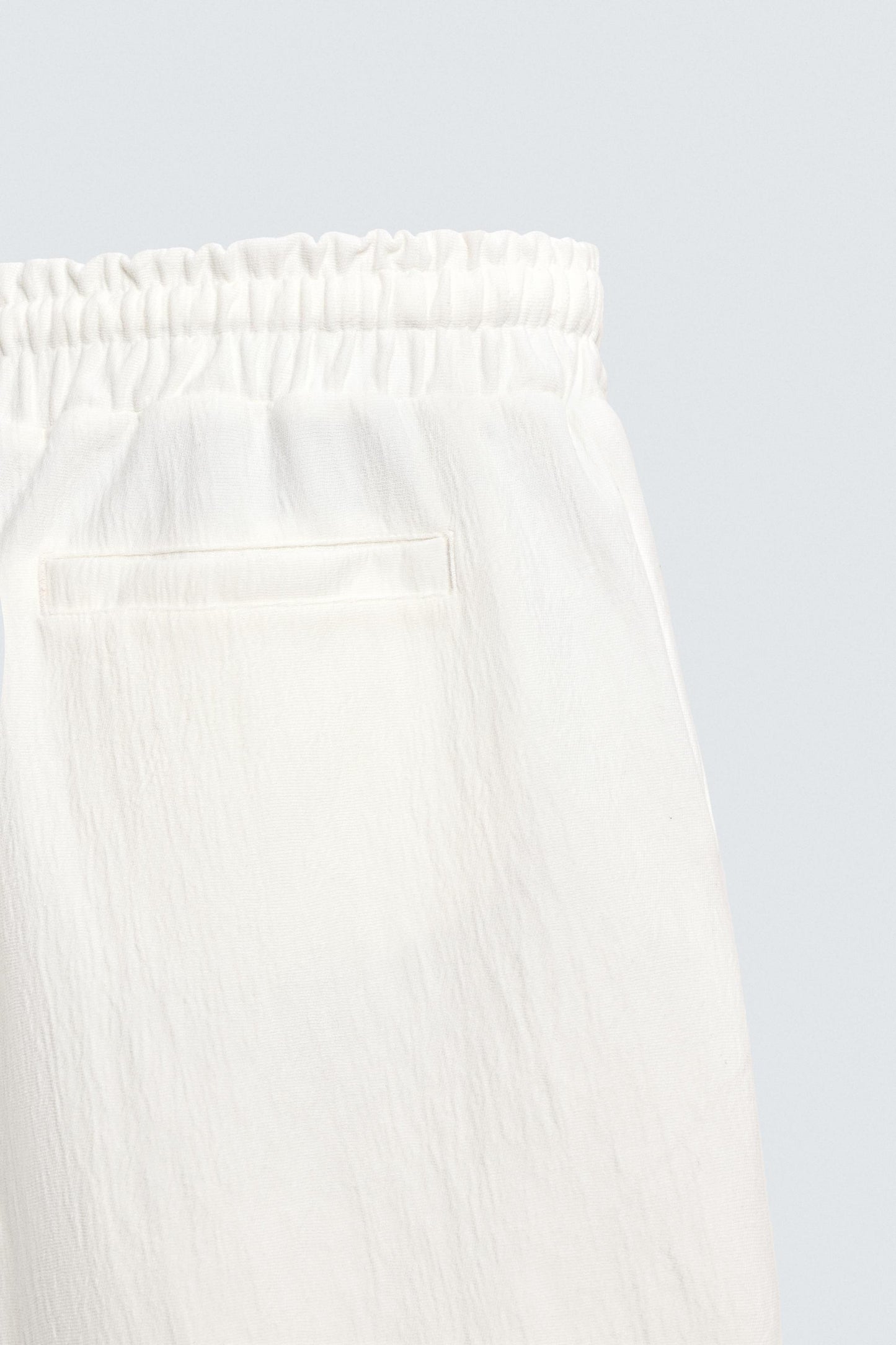 CALÇÕES BERMUDA JOGGER COM ESTRUTURA