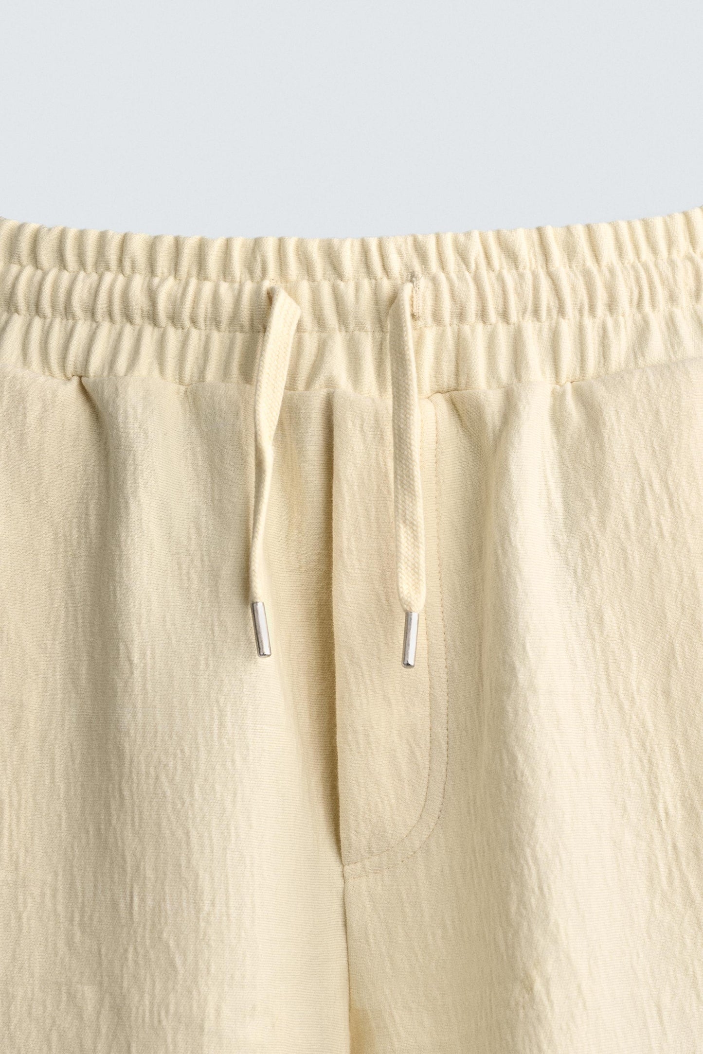 CALÇÕES BERMUDA JOGGER COM ESTRUTURA