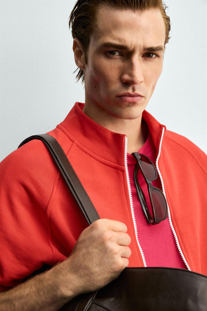 SWEATSHIRT RELAX FIT COM ZIP EM CONTRASTE