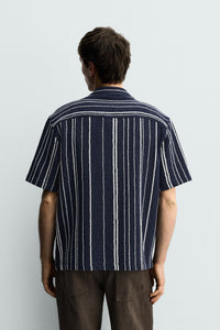 CAMISA REGULAR FIT JACQUARD ÀS RISCAS
