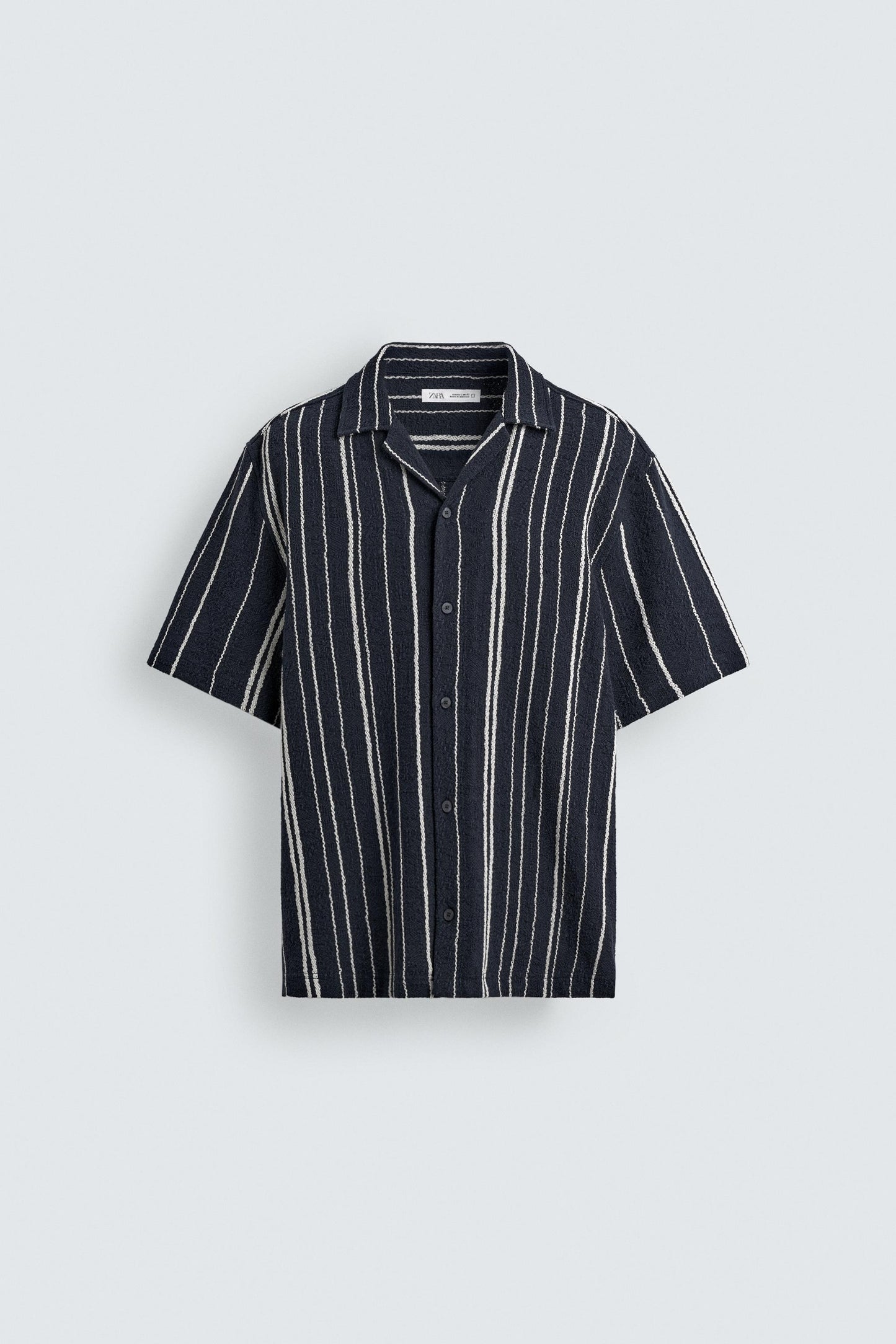 CAMISA REGULAR FIT JACQUARD ÀS RISCAS