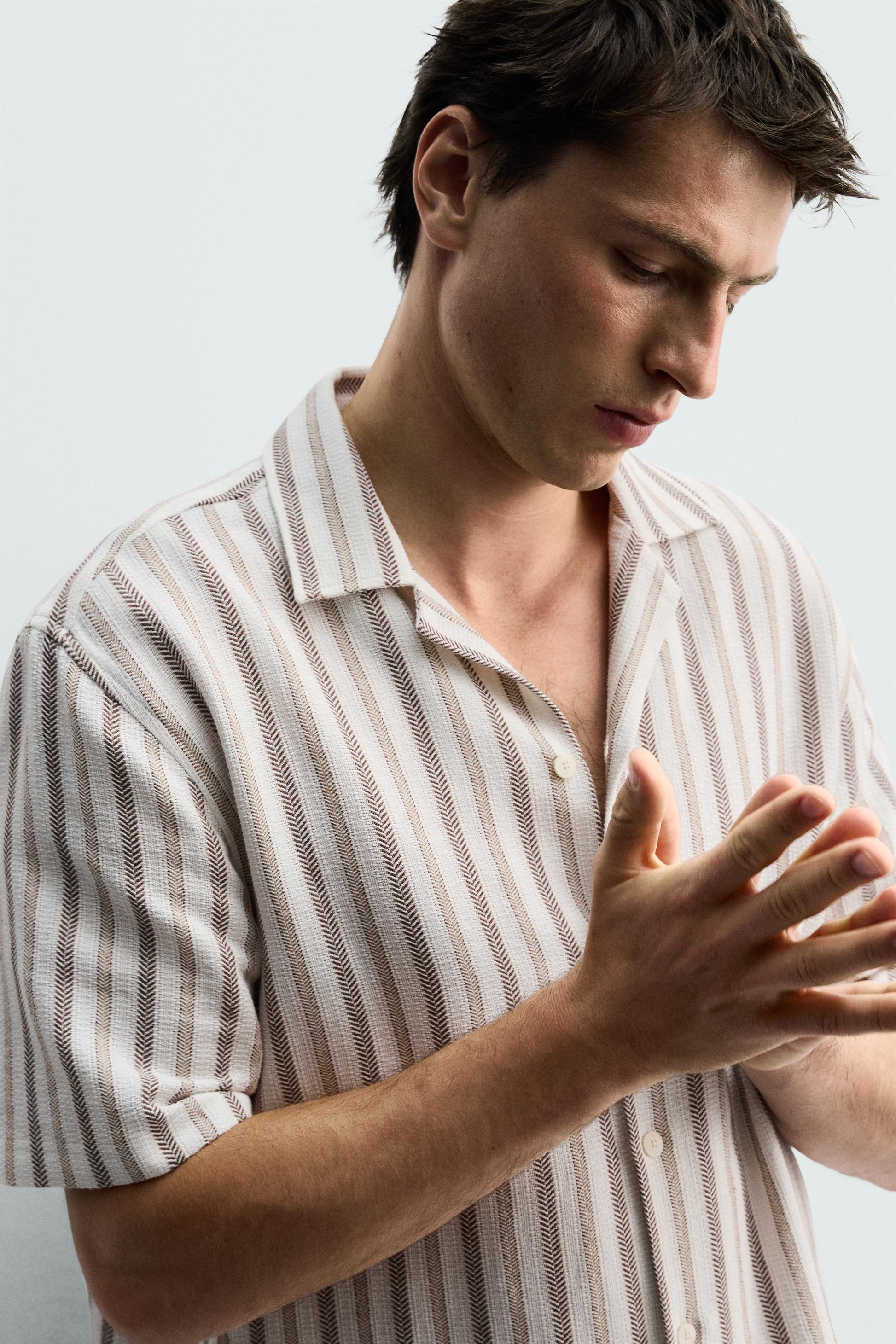 CAMISA REGULAR FIT JACQUARD ÀS RISCAS