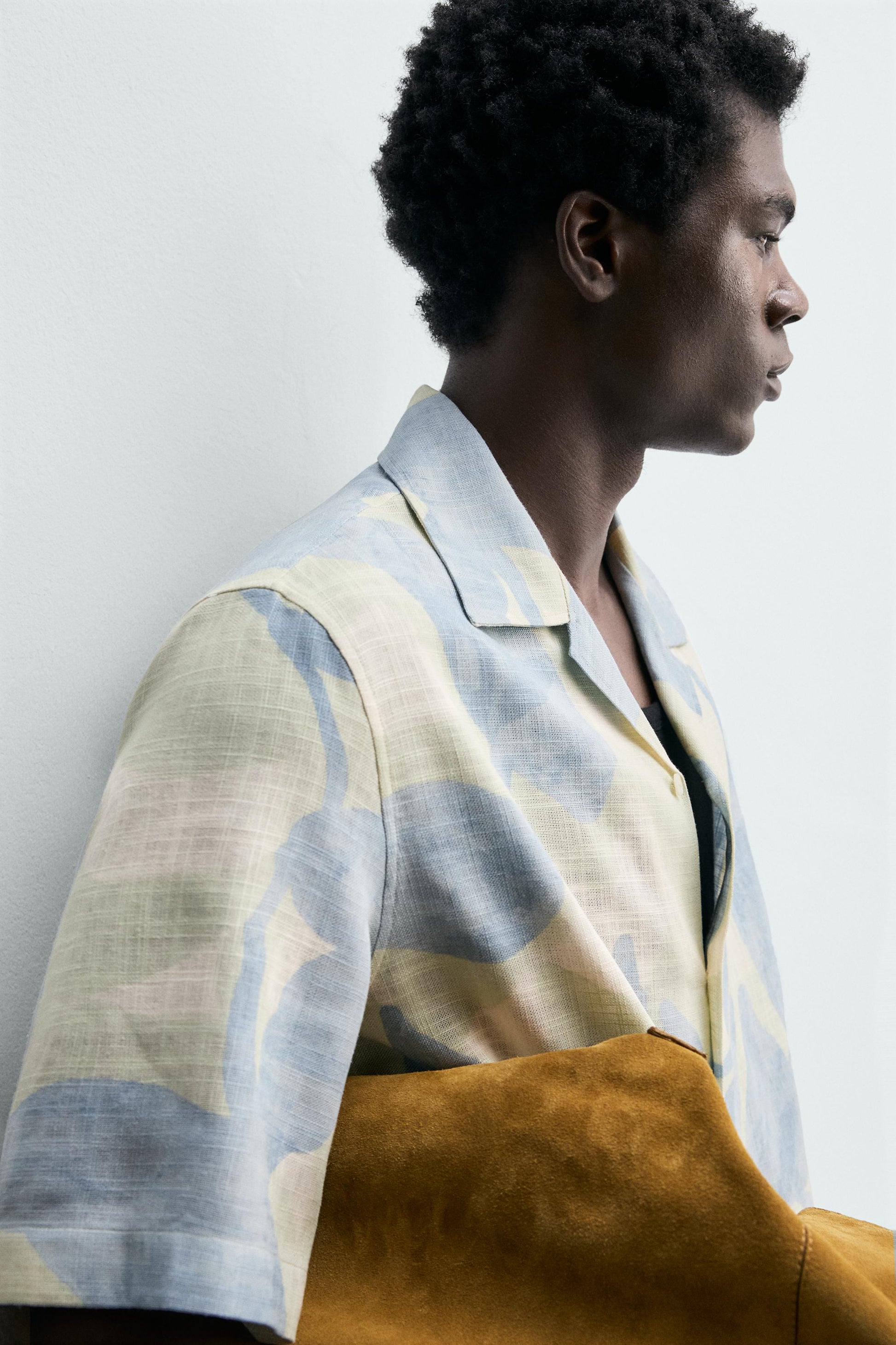 CAMISA FLUIDA COM ESTRUTURA