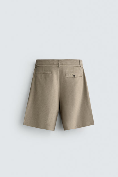 CALÇÕES BERMUDA RELAXED FIT COM PREGAS E CINTO