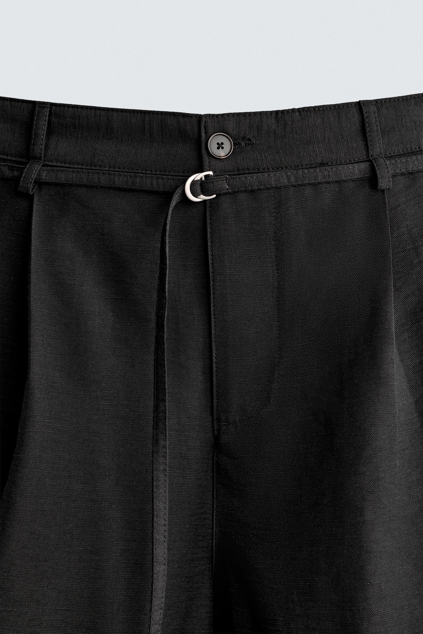 CALÇÕES BERMUDA RELAXED FIT COM PREGAS E CINTO