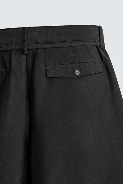 CALÇÕES BERMUDA RELAXED FIT COM PREGAS E CINTO
