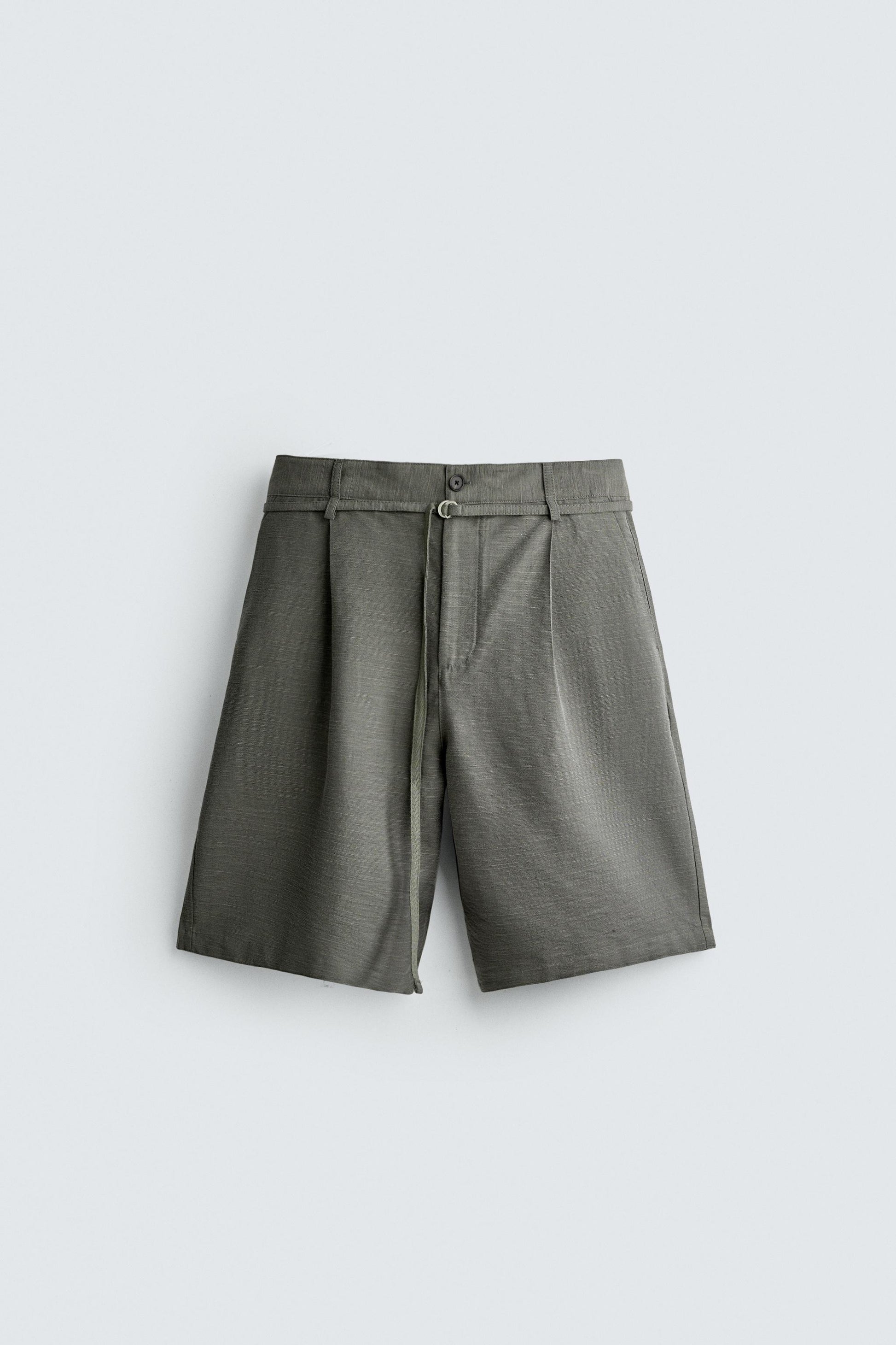 CALÇÕES BERMUDA RELAXED FIT COM PREGAS E CINTO