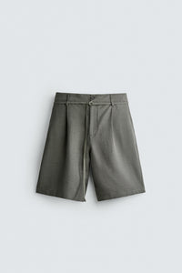 CALÇÕES BERMUDA RELAXED FIT COM PREGAS E CINTO