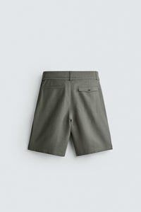 CALÇÕES BERMUDA RELAXED FIT COM PREGAS E CINTO
