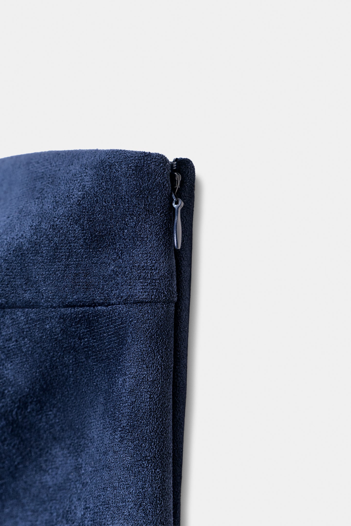 TOP ASSIMÉTRICO COM EFEITO DE CAMURÇA - Azul-médio