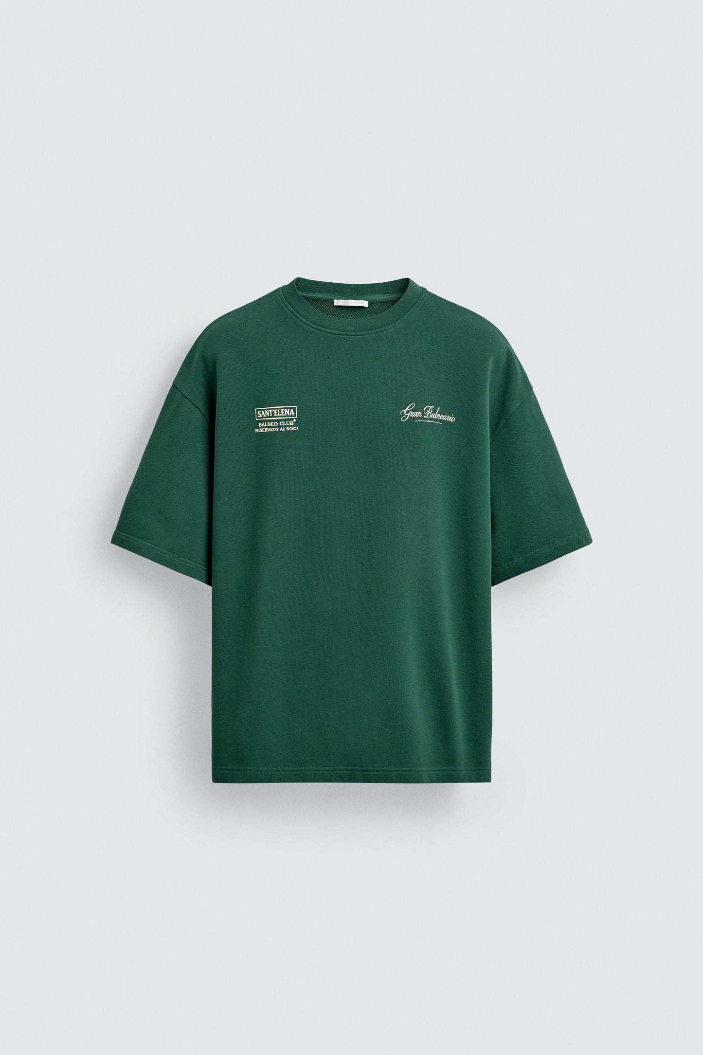 T-SHIRT COM MENSAGENS ESTAMPADAS EM CONTRASTE