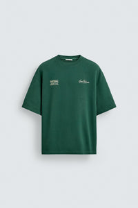 T-SHIRT COM MENSAGENS ESTAMPADAS EM CONTRASTE