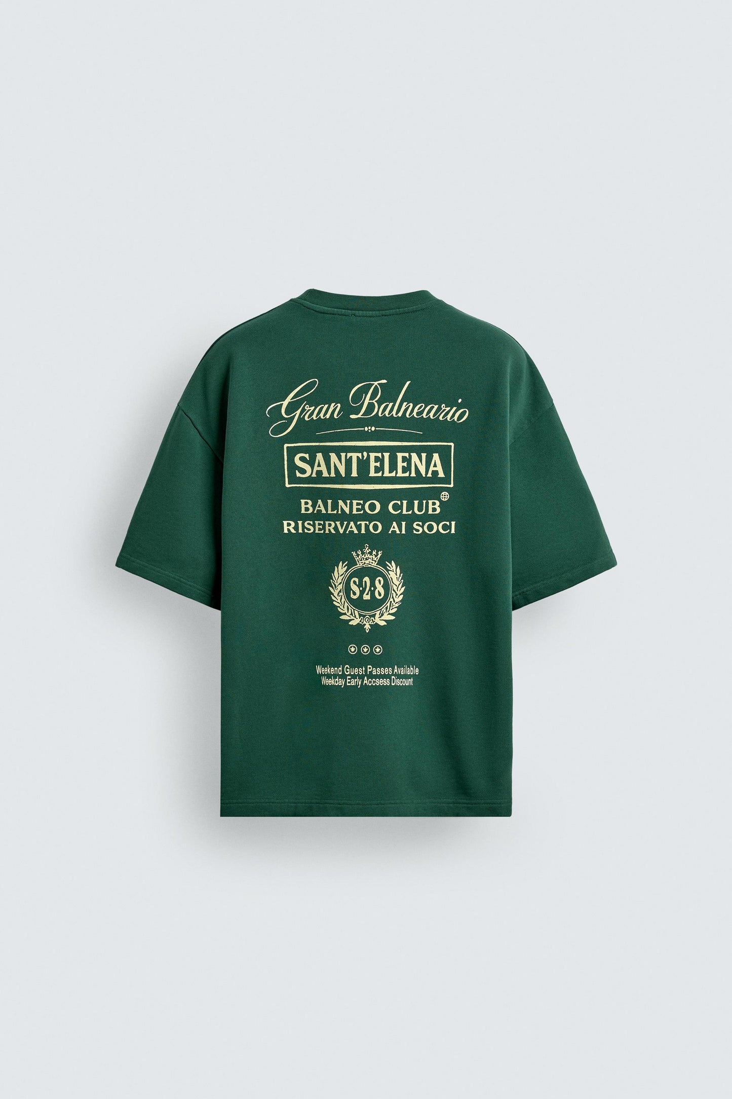 T-SHIRT COM MENSAGENS ESTAMPADAS EM CONTRASTE
