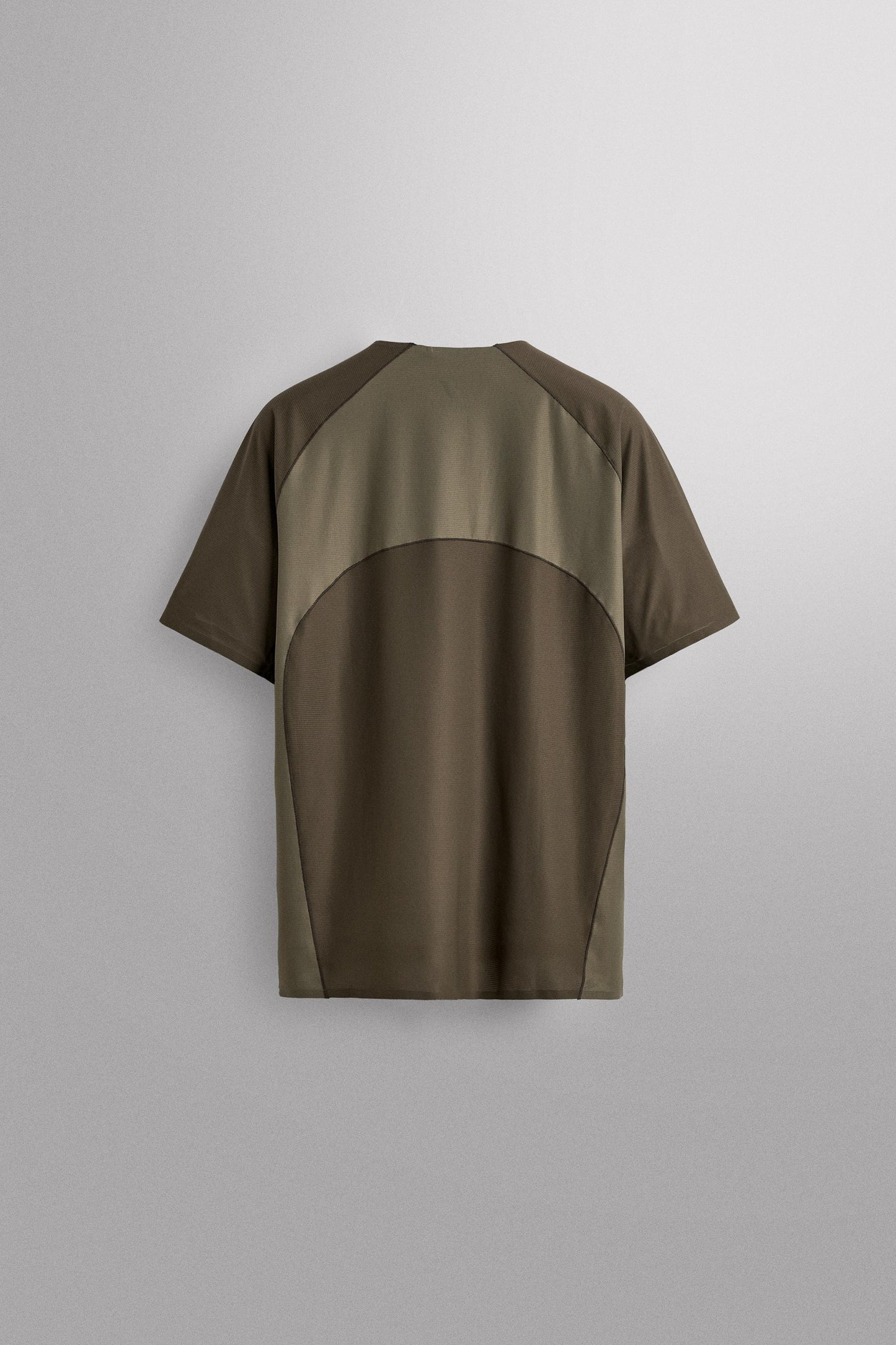 T-SHIRT TÉCNICA ESTRUTURA COLOR BLOCK