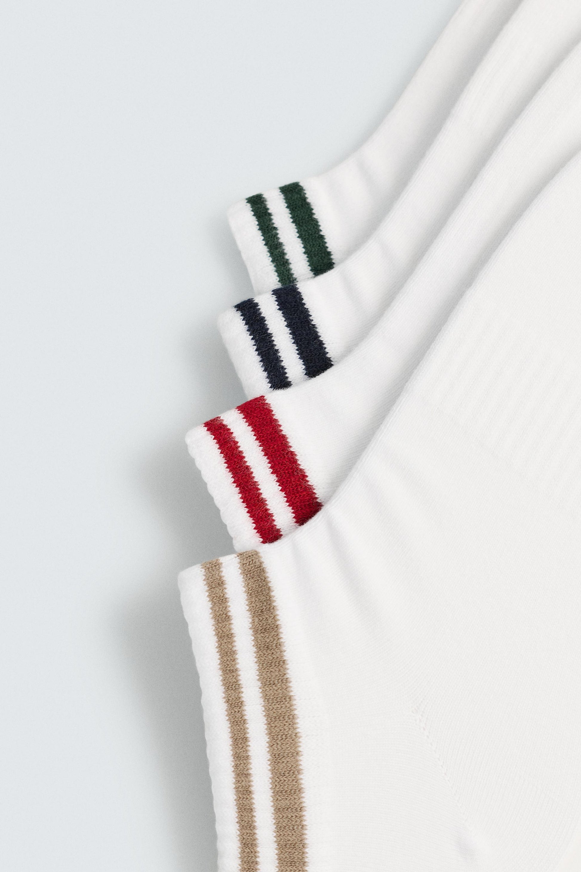 PACK DE 4 PARES DE MEIAS CURTAS COM FAIXAS